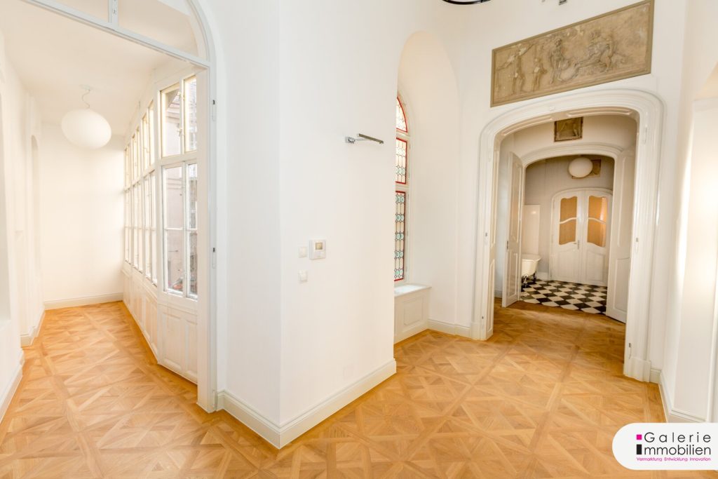 Pawlatsche, Entree und Badezimmer