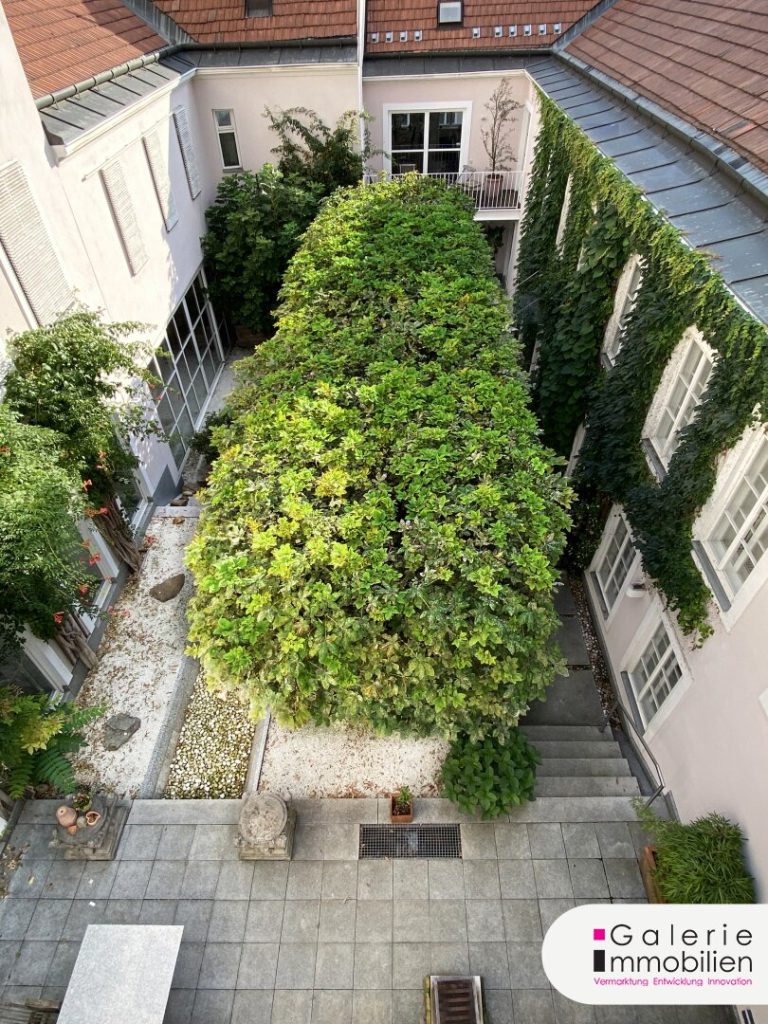 Terrasse und der Innenhof