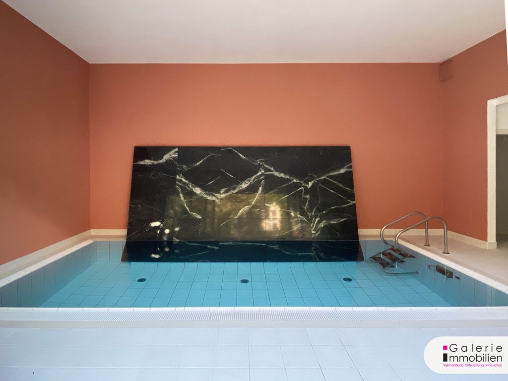 Indoor-Pool