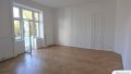 Zimmer mit Balkon
