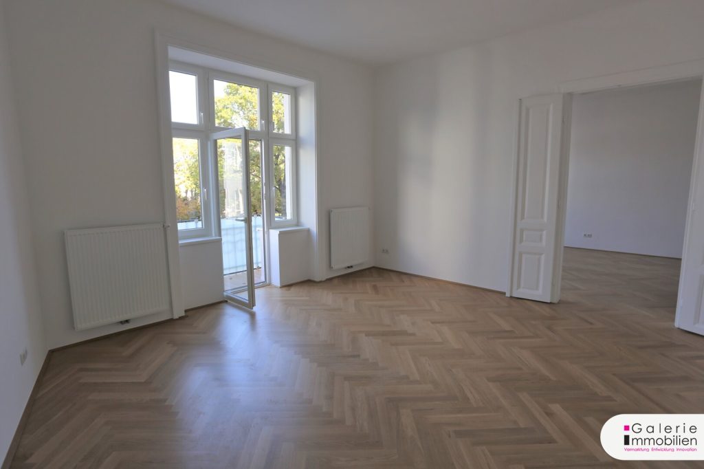 Zimmer mit Balkon